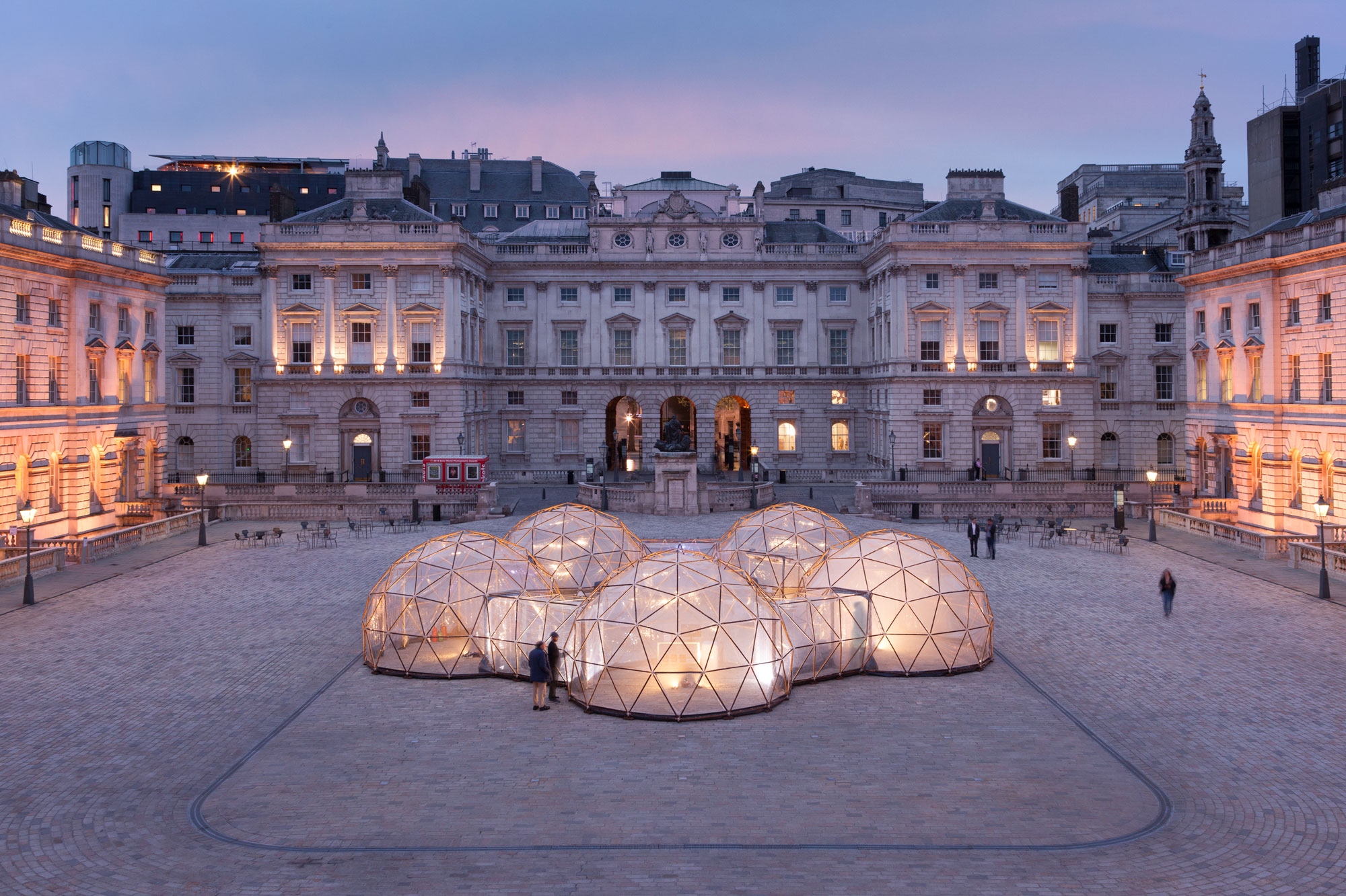 17.-Pollution-Pods-by-Michael-Pinsky-at-Someset-House2018-(c)-Michael-Pinsky